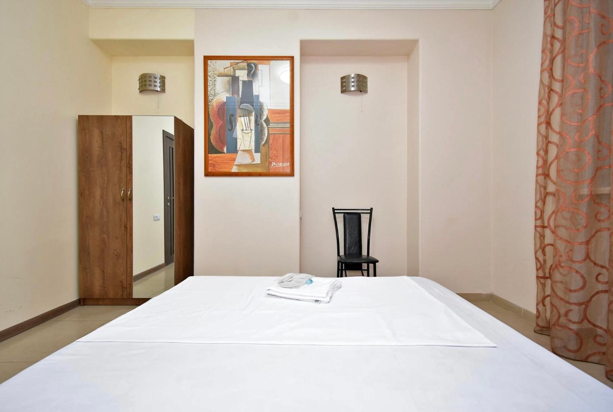 Hotel Costa Yerevan Exterior photo