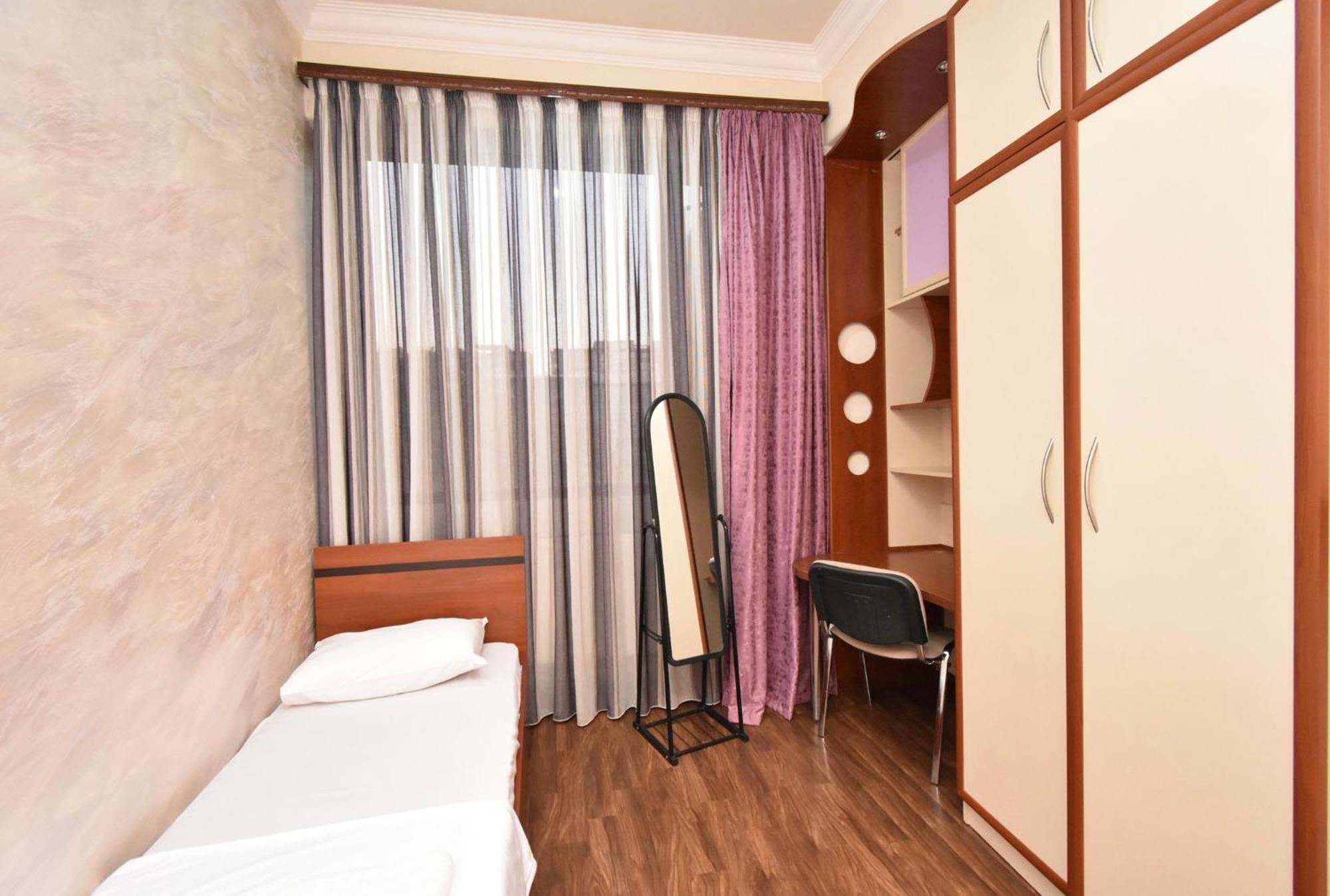 Hotel Costa Yerevan Exterior photo