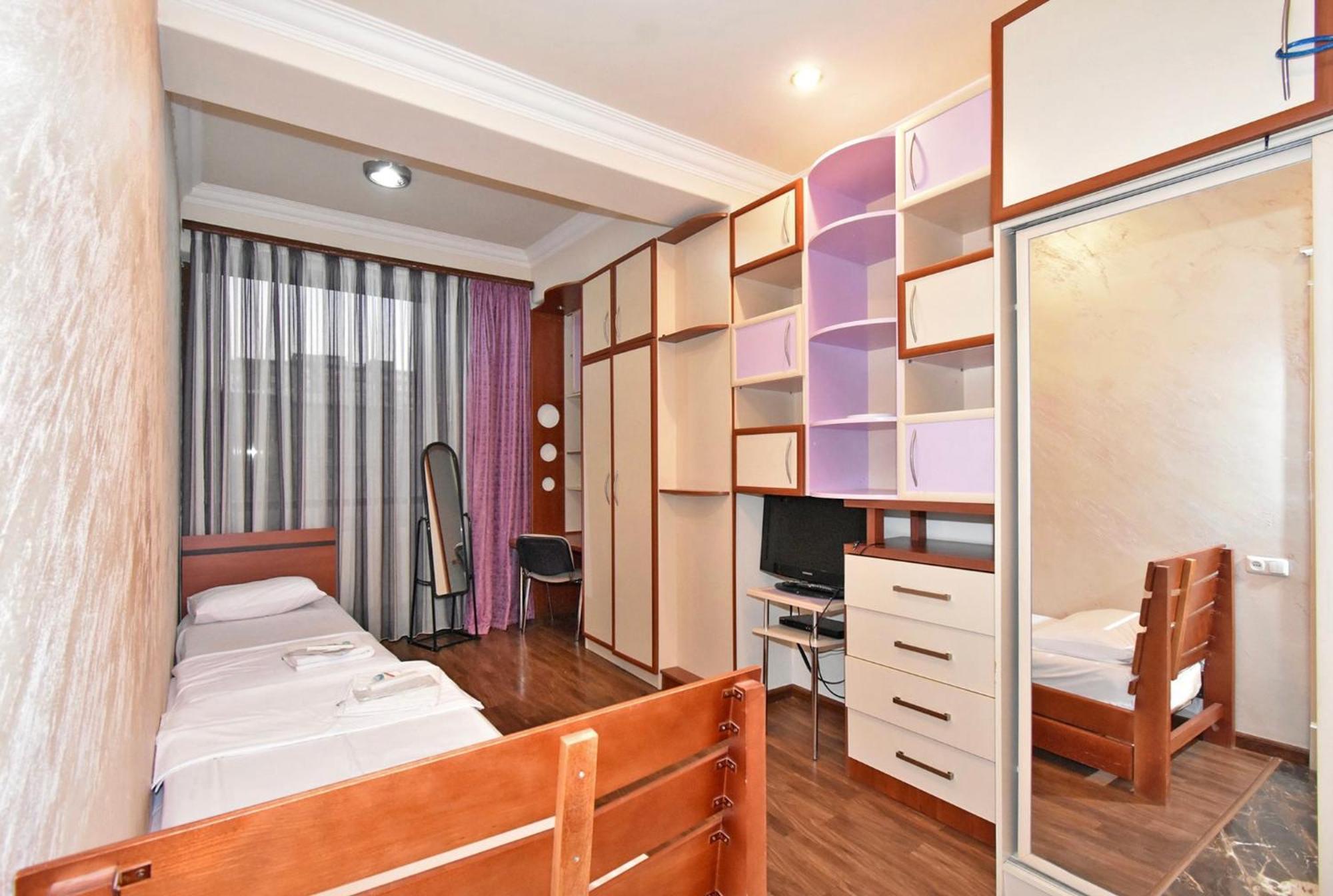 Hotel Costa Yerevan Exterior photo